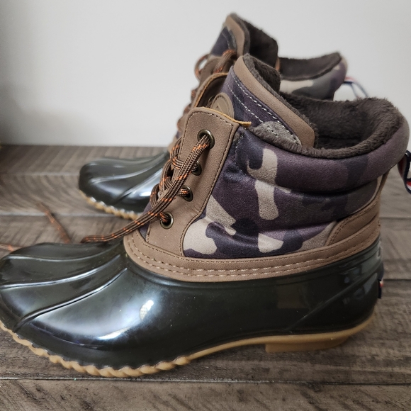 Tommy Hilfiger Size 7 Harvet Duck Snow Boots - Camo Brown Green - Picture 3 of 7